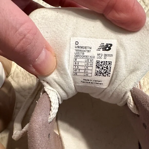 New Balance Women's 9060 Sneakers in Taupe and Cream - Picture 3 of 6